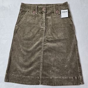 NWT European brand WE Fashion soft, velvet-like cotton skirt with pockets